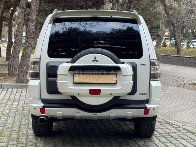 Mitsubishi Pajero 2013, 176,523 km - 3.5 l - Bakı