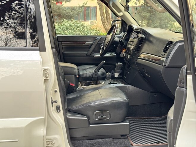 Mitsubishi Pajero 2013, 176,523 km - 3.5 l - Bakı