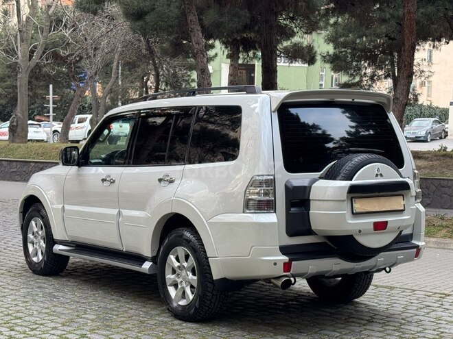 Mitsubishi Pajero 2013, 176,523 km - 3.5 l - Bakı