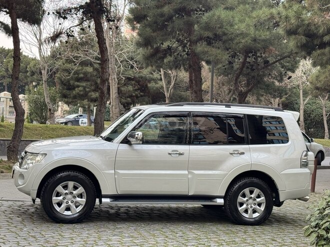 Mitsubishi Pajero 2013, 176,523 km - 3.5 l - Bakı