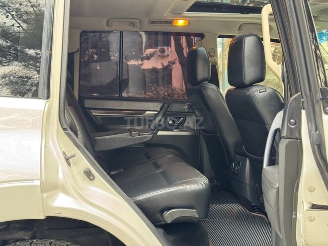 Mitsubishi Pajero 2013, 176,523 km - 3.5 l - Bakı