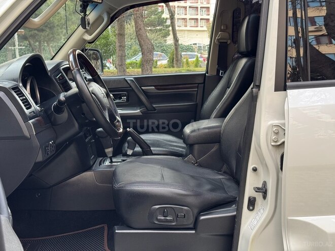Mitsubishi Pajero 2013, 176,523 km - 3.5 l - Bakı