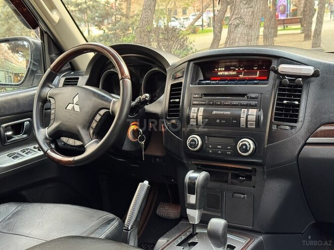 Mitsubishi Pajero 2013, 176,523 km - 3.5 l - Bakı