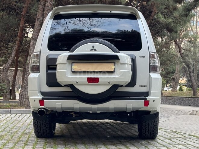 Mitsubishi Pajero 2013, 176,523 km - 3.5 l - Bakı