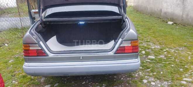 Mercedes E 200 1991, 250,000 km - 2.0 l - Şəki
