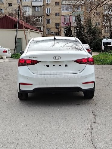 Hyundai Accent 2018, 201,102 km - 1.6 l - Bakı