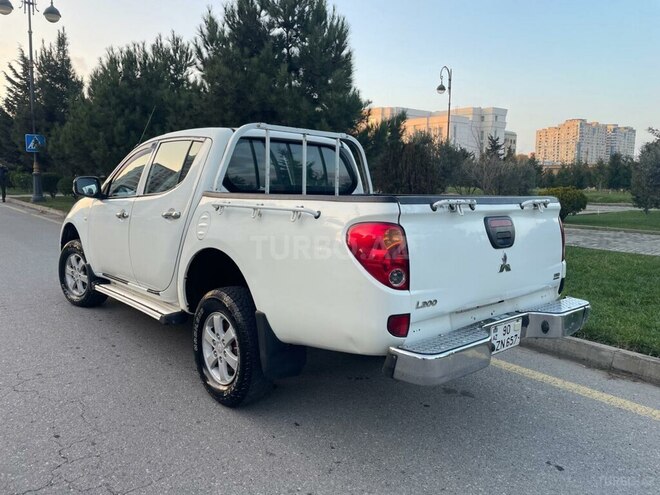 Mitsubishi L200 2014, 313,000 km - 2.5 л - Bakı