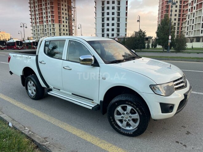 Mitsubishi L200 2014, 313,000 km - 2.5 л - Bakı