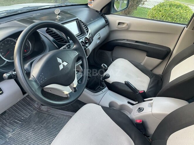 Mitsubishi L200 2014, 313,000 km - 2.5 л - Bakı