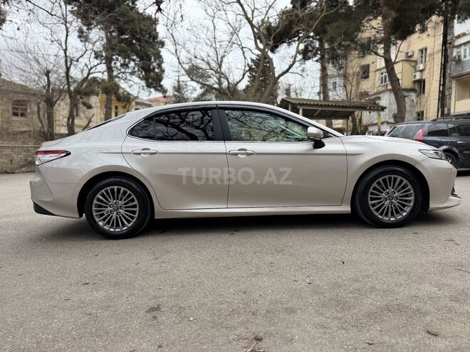 Toyota Camry-10