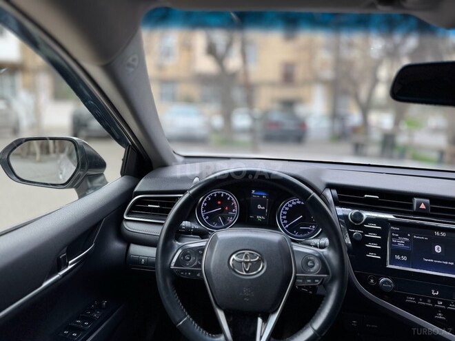 Toyota Camry-11