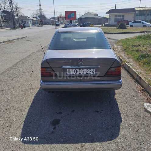 Mercedes E 200 d 1992, 285,000 km - 2.0 l - Şəki