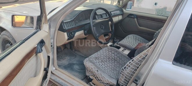 Mercedes E 200 d 1991, 201,012 km - 2.0 l - Bərdə