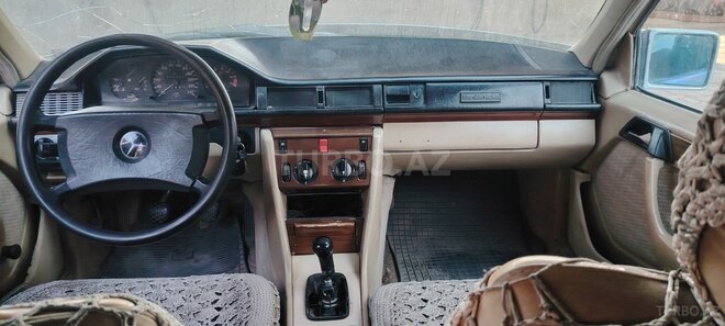 Mercedes E 200 d 1991, 201,012 km - 2.0 l - Bərdə