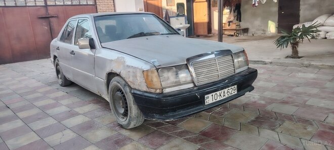 Mercedes E 200 d 1991, 201,012 km - 2.0 l - Bərdə