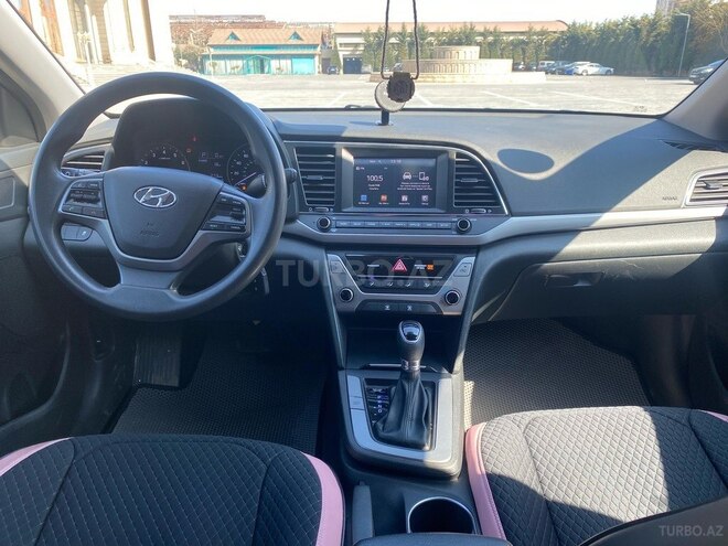 Hyundai Elantra 2018, 200,000 km - 2.0 l - Bakı