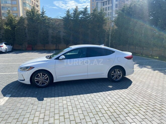 Hyundai Elantra 2018, 200,000 km - 2.0 l - Bakı