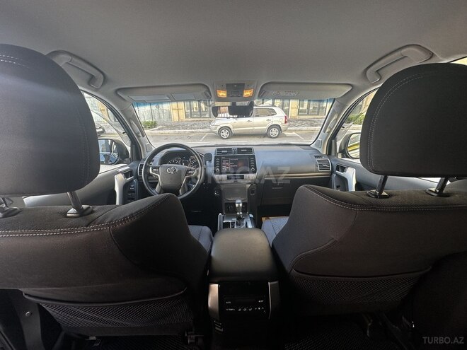 Toyota Land Cruiser Prado-13