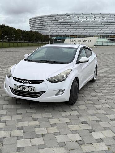 Hyundai Elantra-3