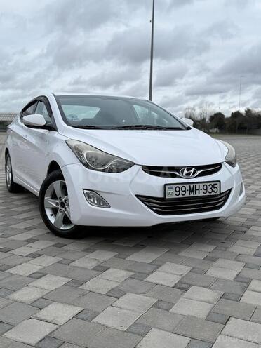 Hyundai Elantra-1