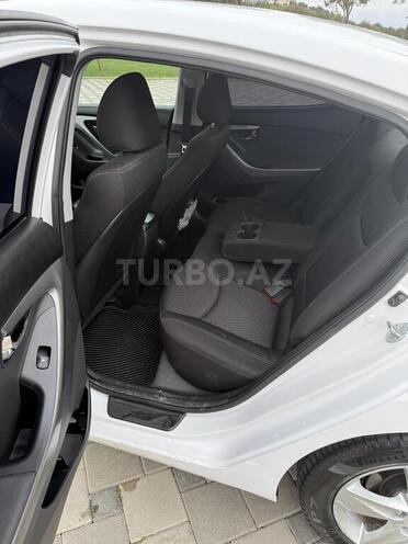 Hyundai Elantra-9