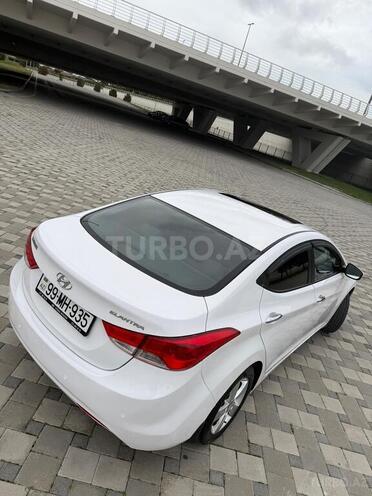 Hyundai Elantra-5