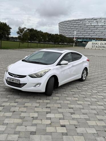 Hyundai Elantra-4