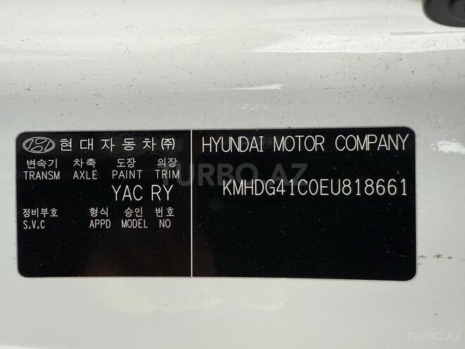 Hyundai Elantra-11