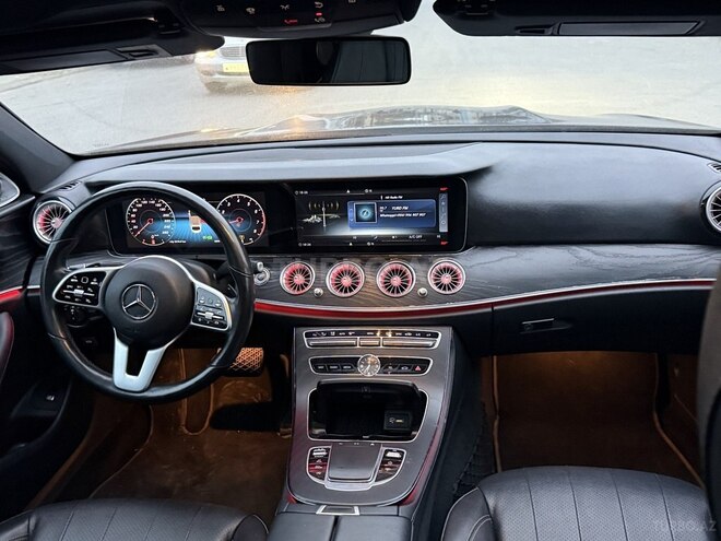 Mercedes E 300-4