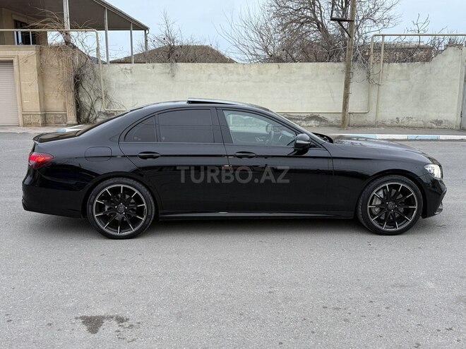 Mercedes E 300-10