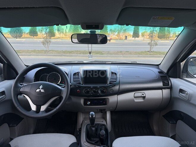 Mitsubishi L200 2015, 170,000 km - 2.5 l - Bakı