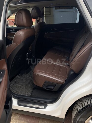 Kia Sorento-12