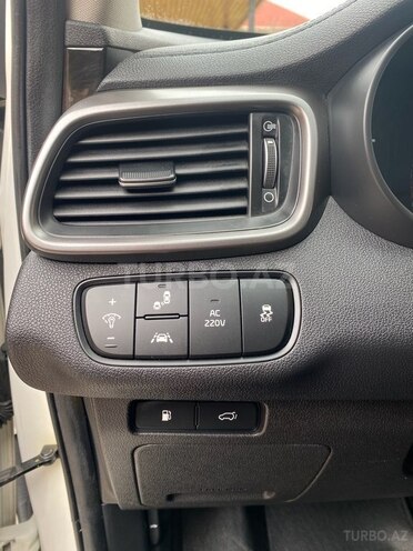 Kia Sorento-16