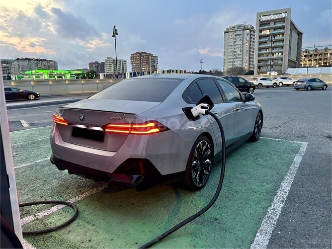 BMW i5 2024, 1,500 km - 0.1 l - Bakı