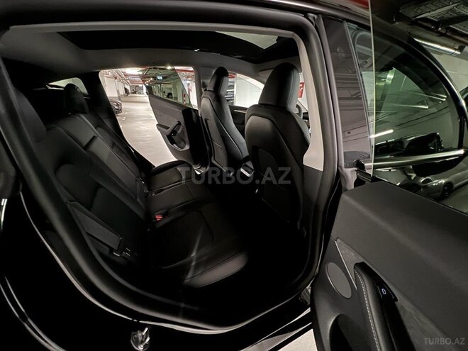Tesla Model Y-11
