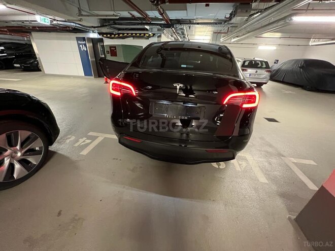 Tesla Model Y-7