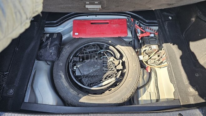 Mercedes E 220 d 2013, 275,471 km - 2.2 л - Bakı