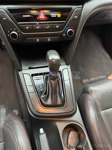 Hyundai Elantra 2018, 120,503 km - 1.6 l - Bakı
