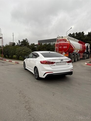 Hyundai Elantra 2018, 120,503 km - 1.6 l - Bakı