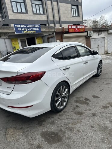 Hyundai Avante 2015, 200,000 km - 1.6 л - Bakı