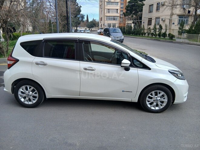 Nissan Note-7