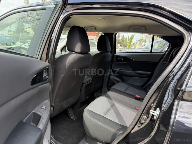 Mitsubishi Eclipse Cross-11