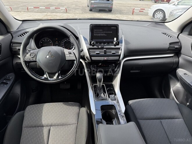 Mitsubishi Eclipse Cross-12
