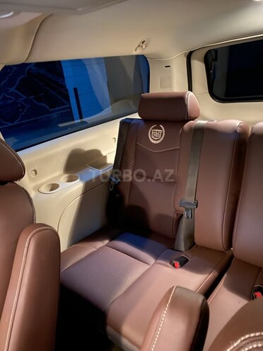 Cadillac Escalade-6