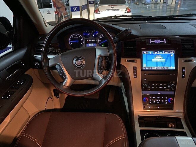 Cadillac Escalade-8