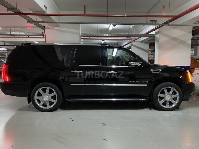 Cadillac Escalade-14