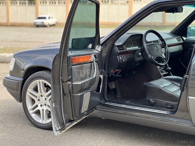Mercedes E 220 1994, 526,000 km - 2.2 l - Gəncə