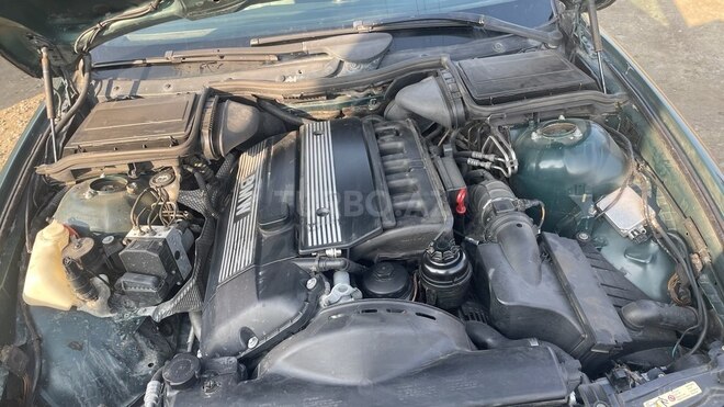BMW 528 2000, 308,000 km - 2.8 л - Şirvan
