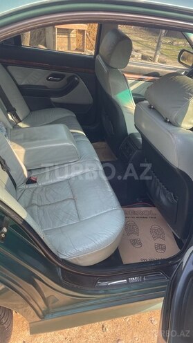 BMW 528 2000, 308,000 km - 2.8 л - Şirvan