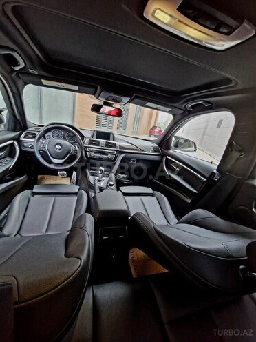 BMW 330e-7